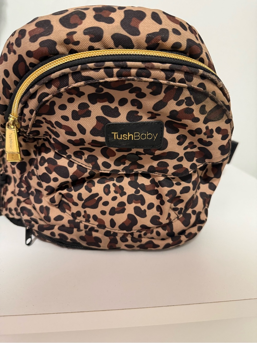 TushBaby Leopard Print Hip Seat & The Snug Hands Free Carrier - Brown & Black